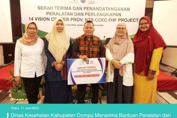 Dinas Kesehatan Kabupaten Dompu Menerima Bantuan Peralatan dan Perlengkapan Vision Center Dari FHF Project